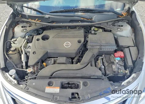 2015 Nissan Altima 2.5 z USA, uszkodzony, nr VIN 1N4AL3AP4FC244630